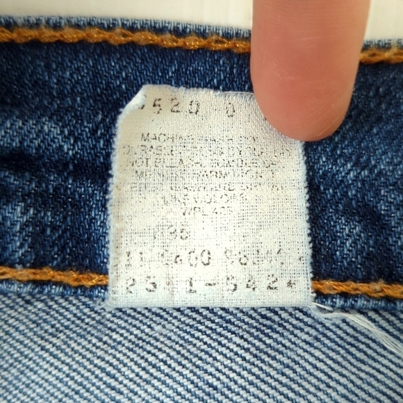 Levi's Y2K Vintage 550 Dark Wash Relaxed Fit Tapered Leg Denim Mom Jeans 8P - Picture 9 of 15